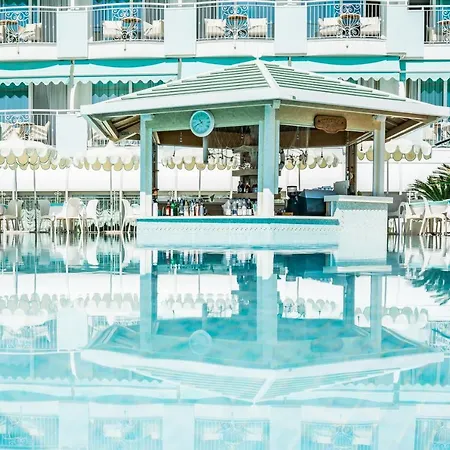 Punta Dell'est Hotel 4*