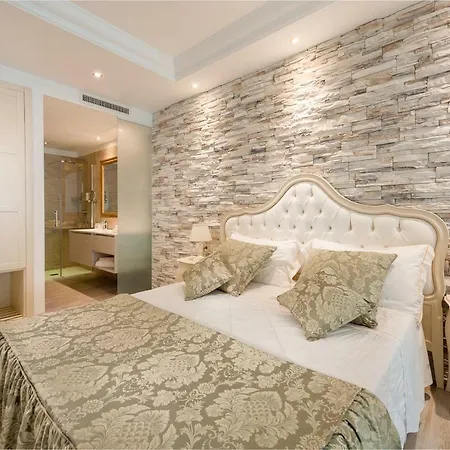 Punta Dell'est Hotel 4*